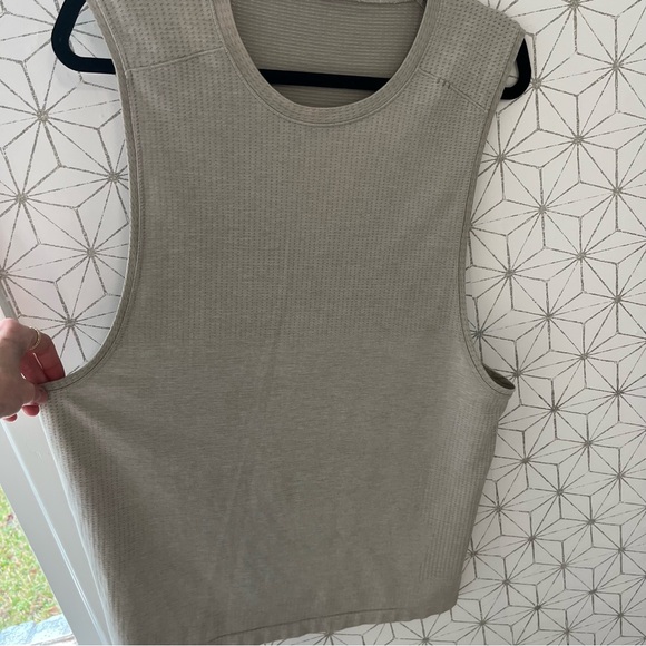 Lululemon Metal Vent Tech Tank Oatmeal - Picture 3 of 7